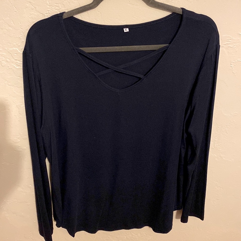 Woman XL Top, Navy Blue, comfortable and stretchy.  No tags, but like new.